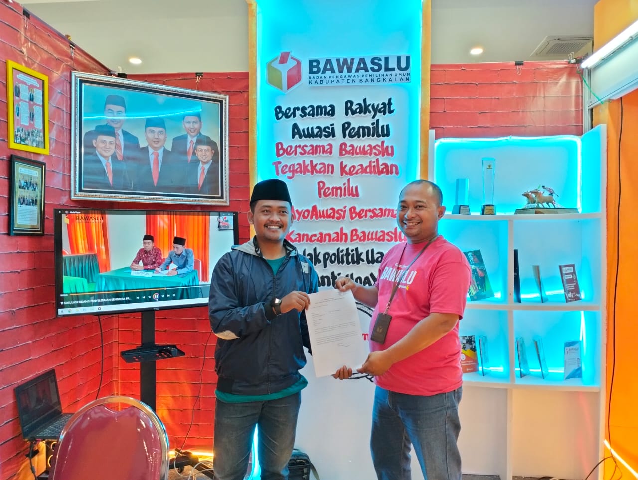 Pengambilan formulir pendaftaran panwascam