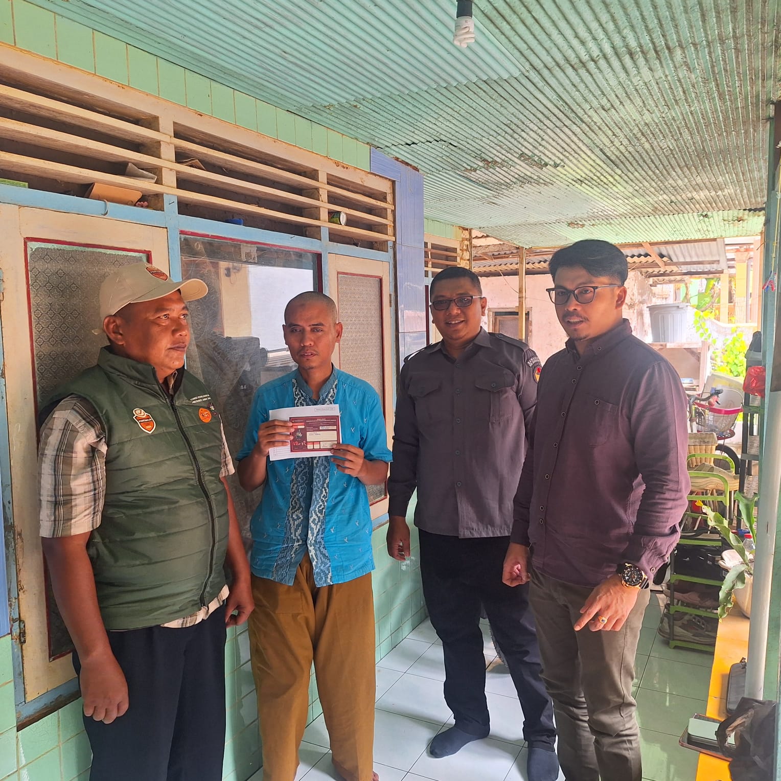 Ketua Bawaslu Bangkalan saat mengawasi proses coklit pemilih