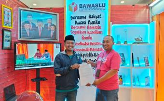 Pengambilan formulir pendaftaran panwascam