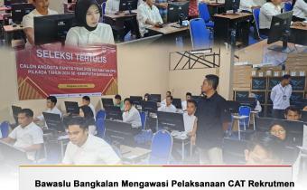 Anggota Bawaslu Bangkalan saat mengawasi tes CAT calon Anggota PPK 