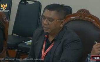 Ahmad Mustain Saleh saat menyampaikan keterangan di MK